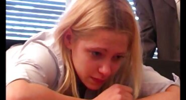 sex games Cô gái trong xà cạp masturbates và hút vòi nước xxx hàn quốc lớn.